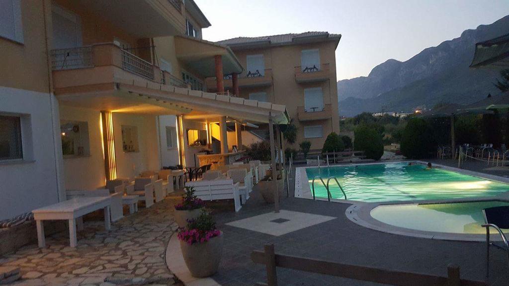 Hotel Iliana Mandrotopos 外观 照片