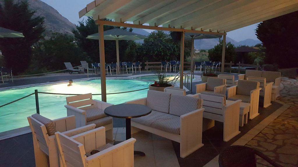 Hotel Iliana Mandrotopos 外观 照片